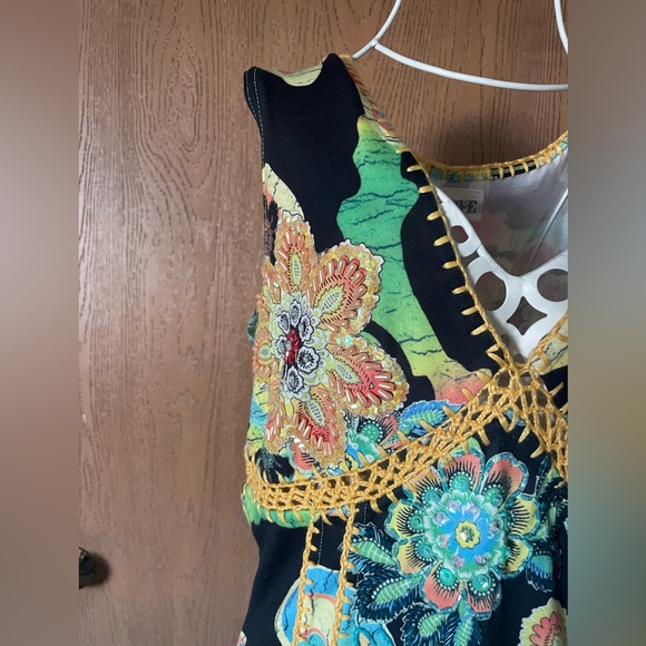 Love Amour Vintage Colorful Paisley Print V-Neck Tank Top - Picture 6 of 11